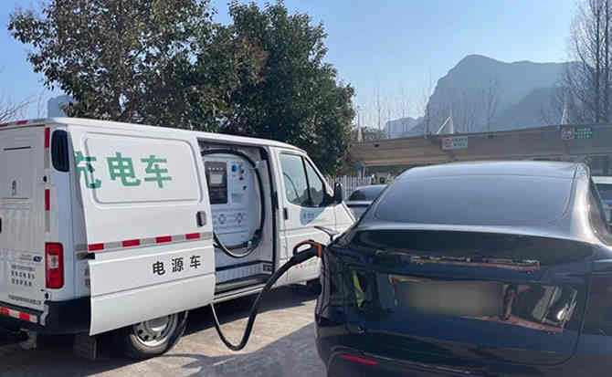 天峨汽车搭电