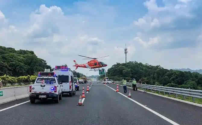 天峨高速公路汽车救援案例